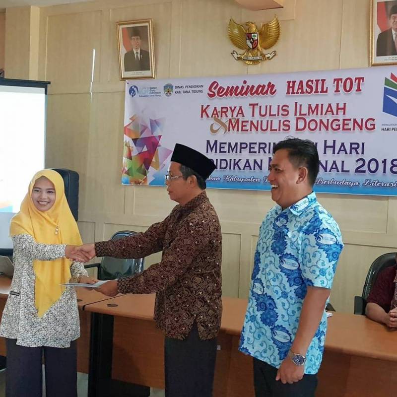 Seminar Hasil TOT Karya Tulis Ilmiah dan Menulis Dongeng